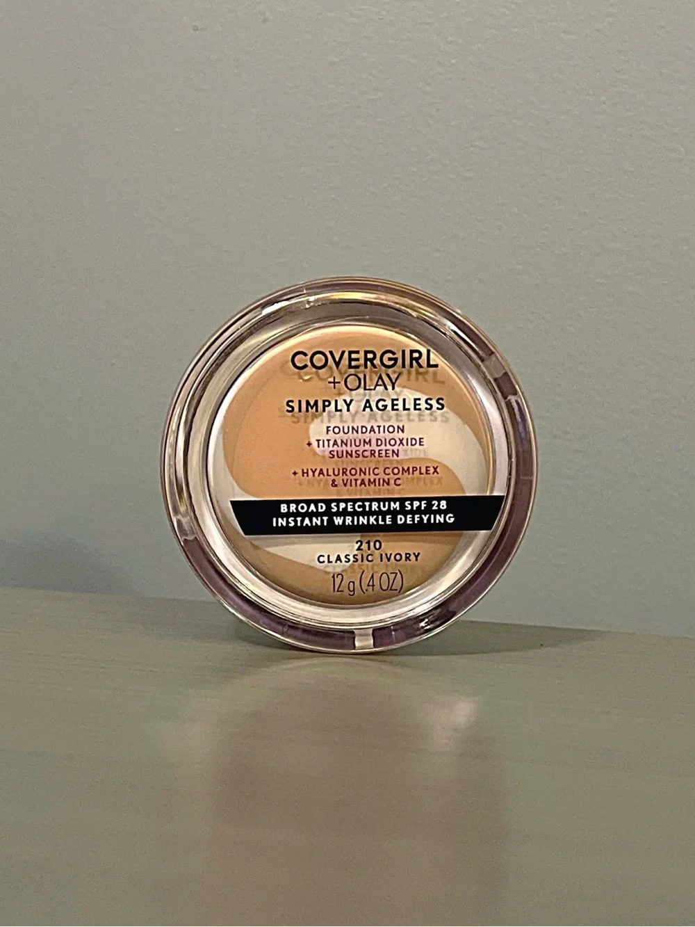 COVERGIRL Olay Simply Ageless Wrinkle Defying Foundation 210 Classic Ivory SPF